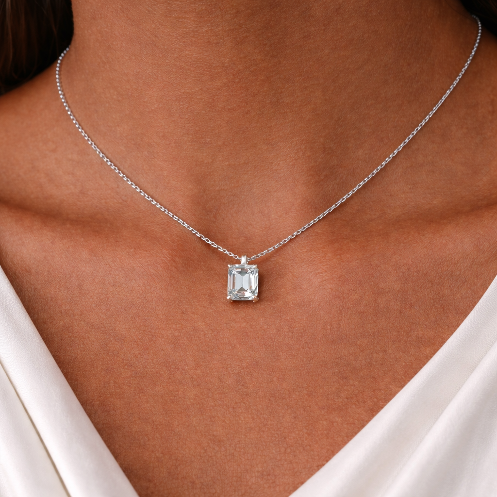 VRAI Solitaire Pendant